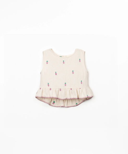 EMB RUFFLE TOP